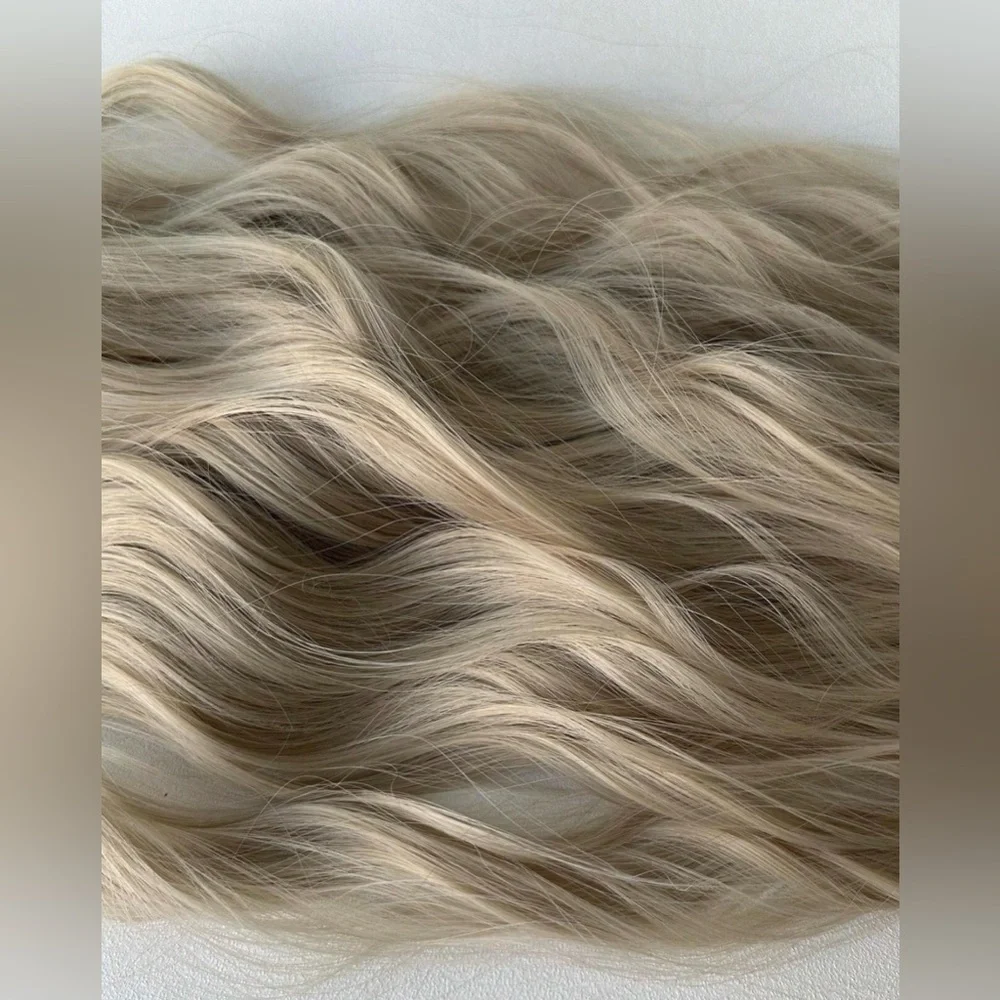 Clip ins Hair Extensions Ash Light Blonde - Wave style - Human hair Blend